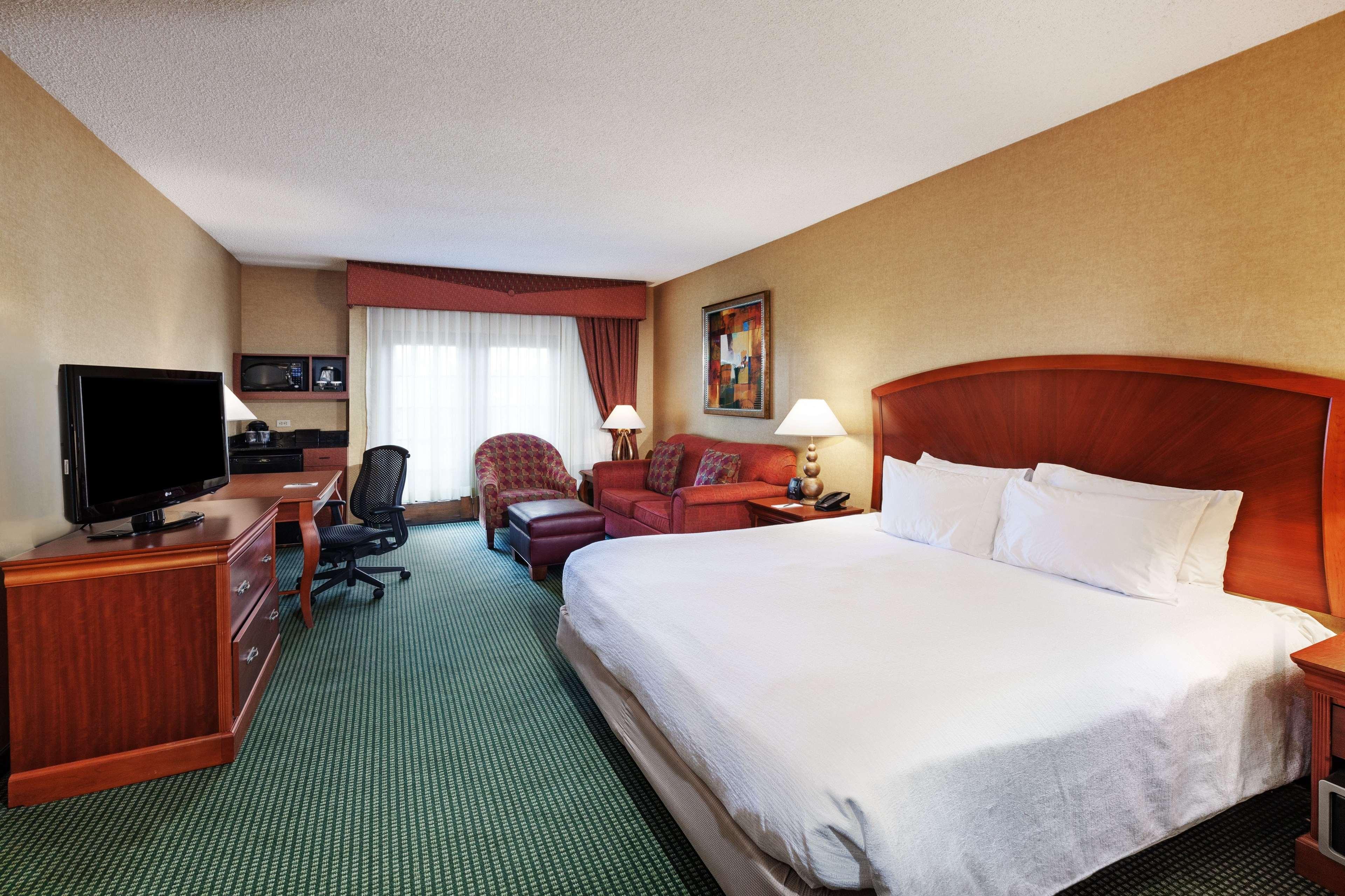 Embassy Suites By Hilton Greensboro Airport Exteriör bild