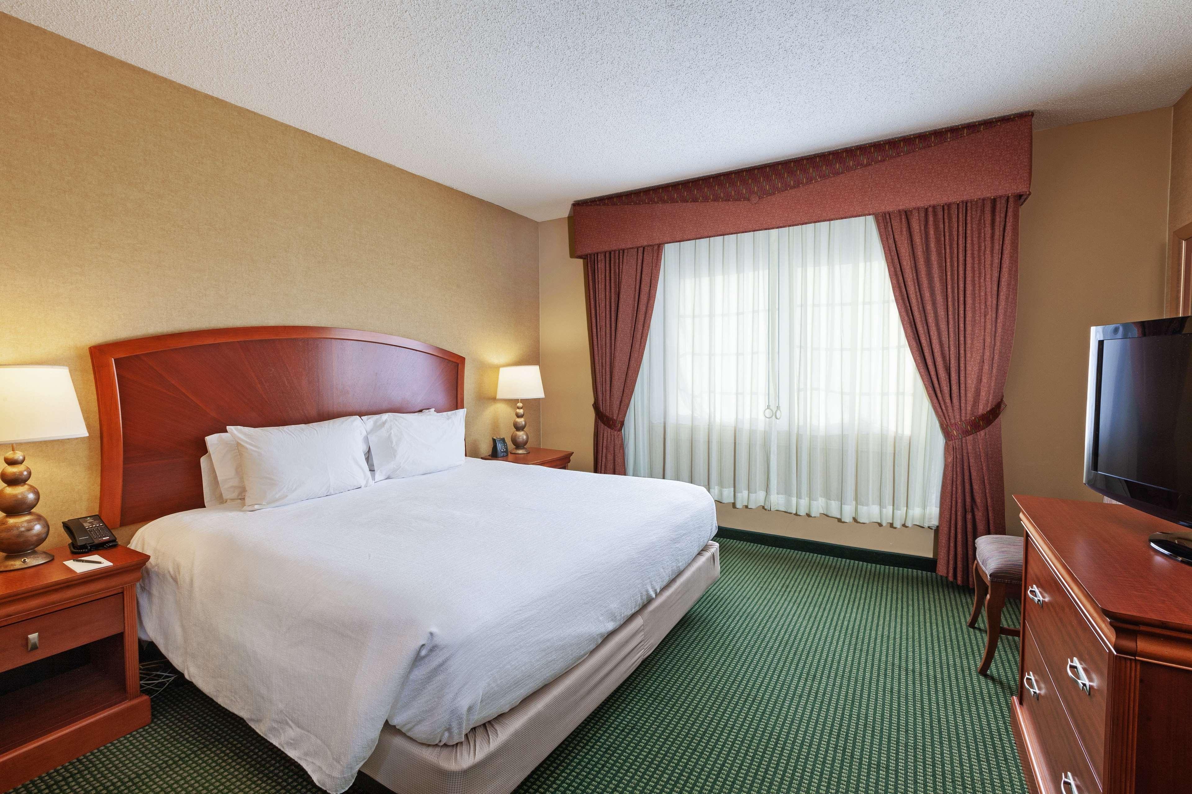 Embassy Suites By Hilton Greensboro Airport Exteriör bild