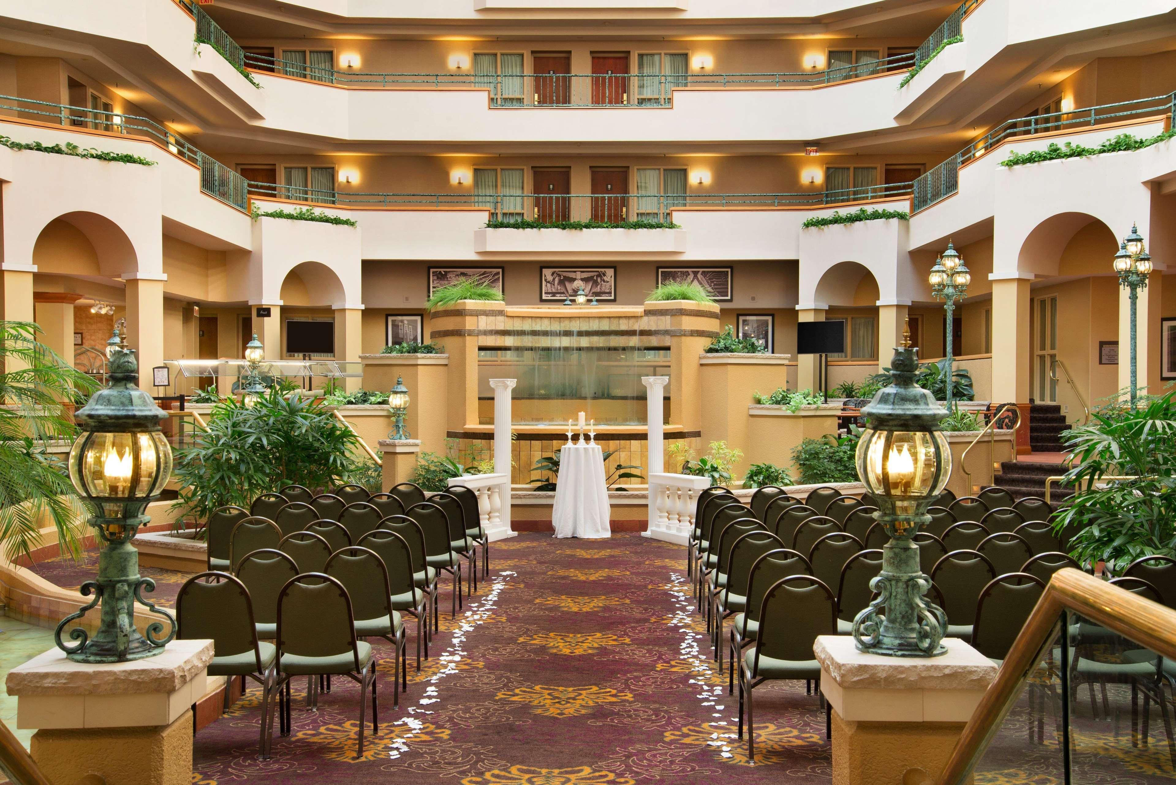 Embassy Suites By Hilton Greensboro Airport Exteriör bild