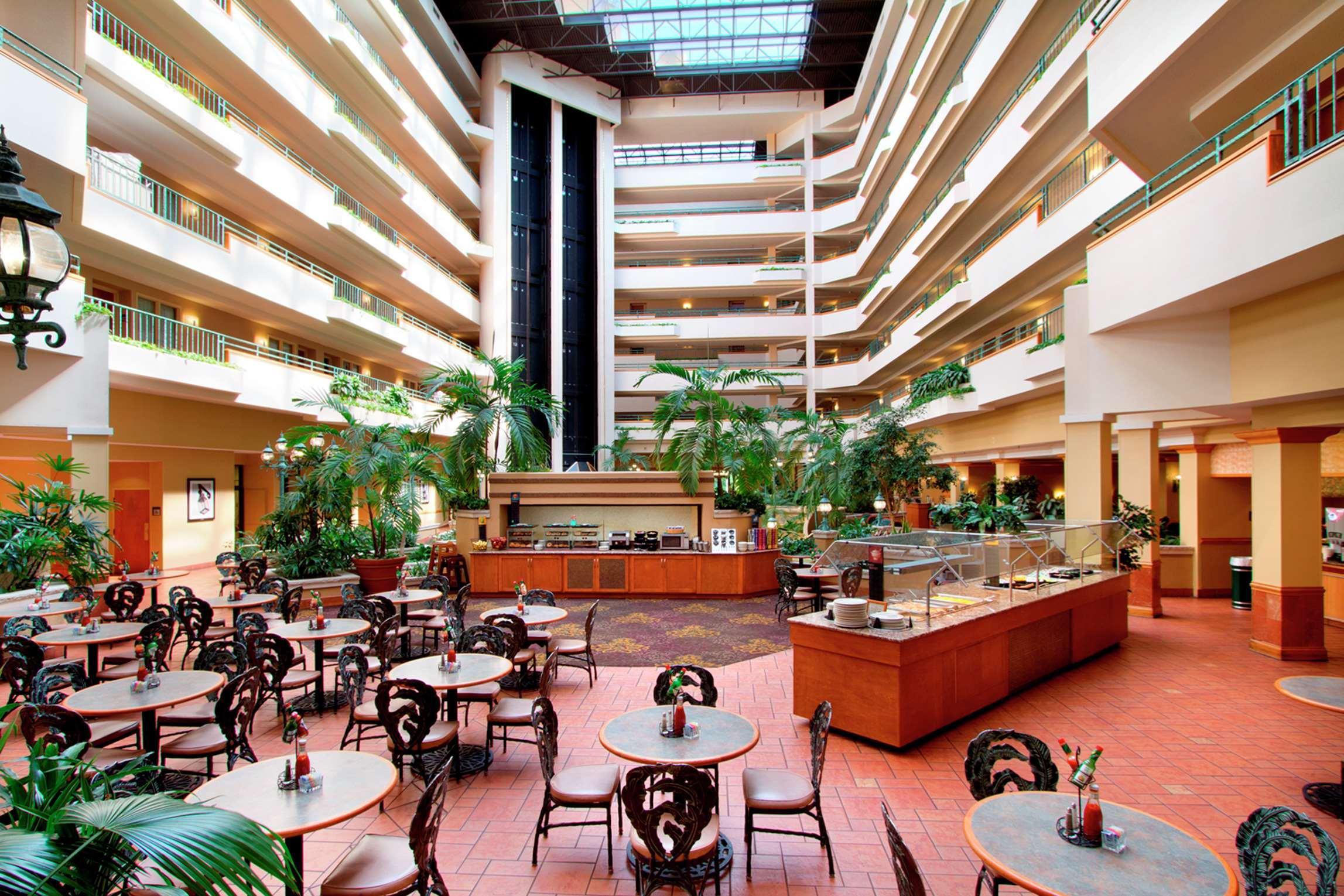 Embassy Suites By Hilton Greensboro Airport Exteriör bild