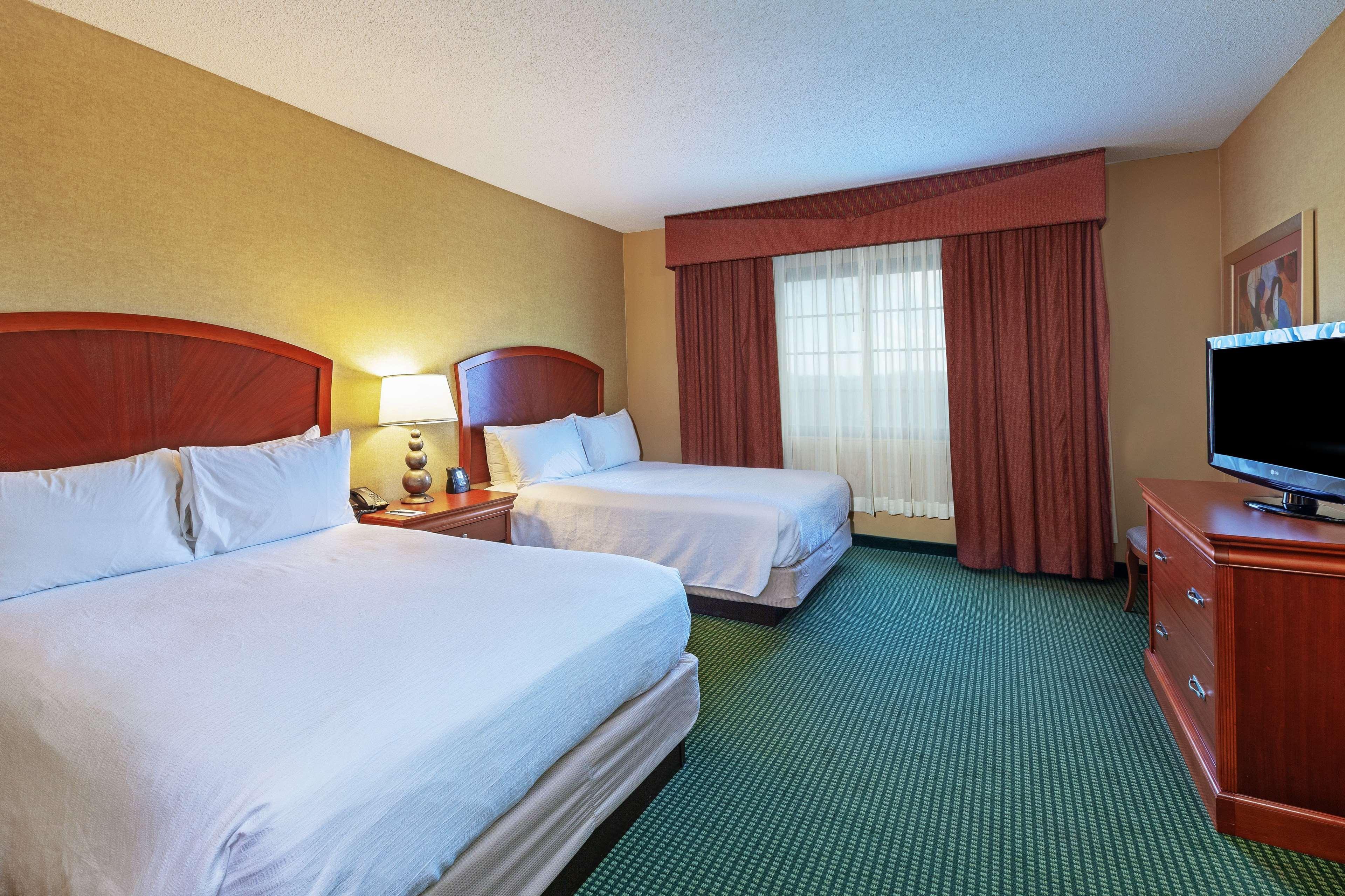 Embassy Suites By Hilton Greensboro Airport Exteriör bild