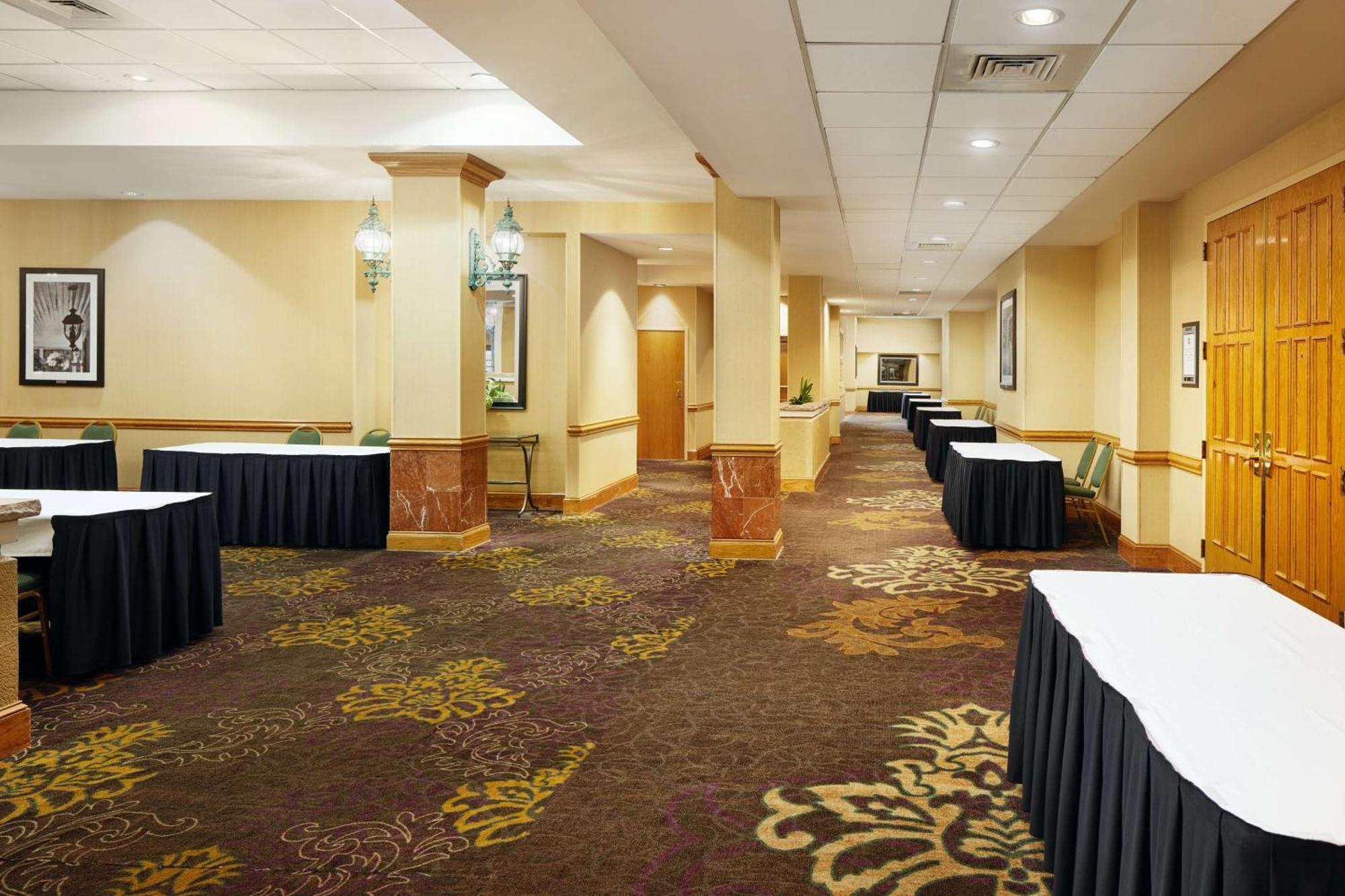 Embassy Suites By Hilton Greensboro Airport Exteriör bild