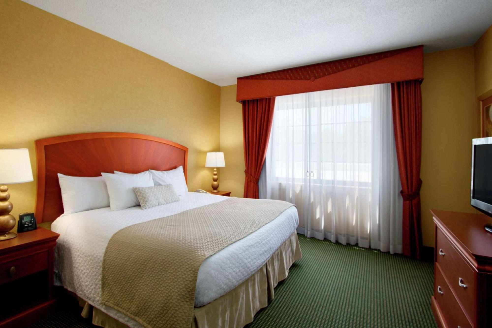 Embassy Suites By Hilton Greensboro Airport Exteriör bild