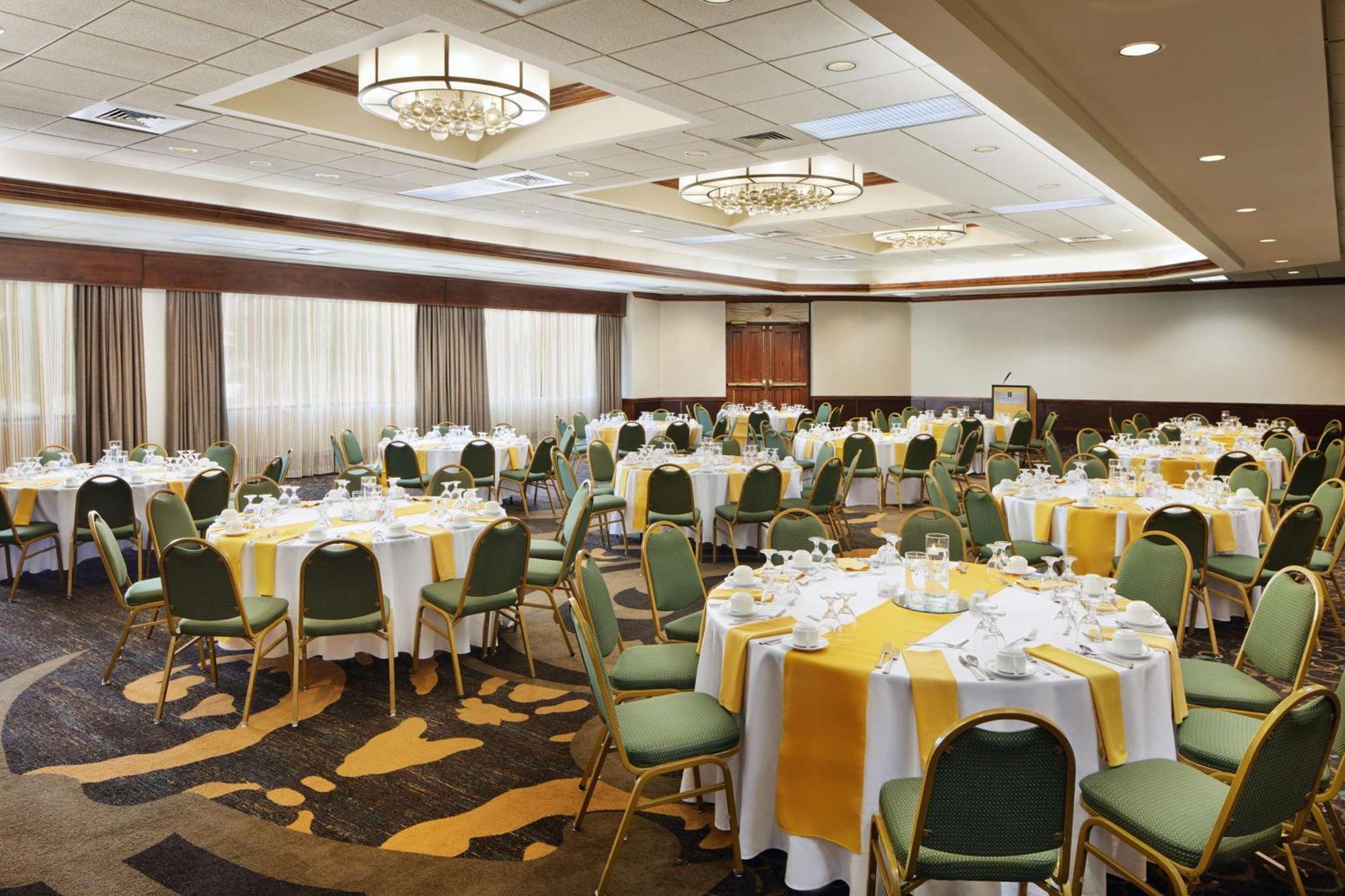 Embassy Suites By Hilton Greensboro Airport Exteriör bild