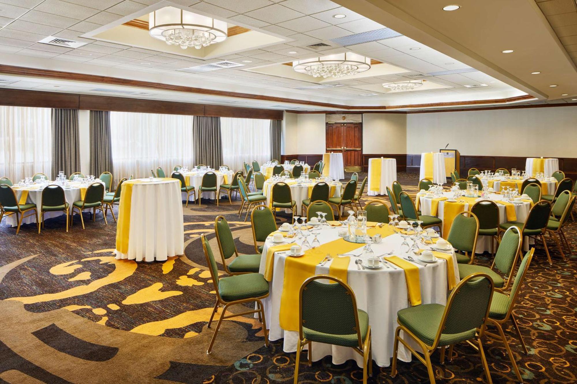 Embassy Suites By Hilton Greensboro Airport Exteriör bild
