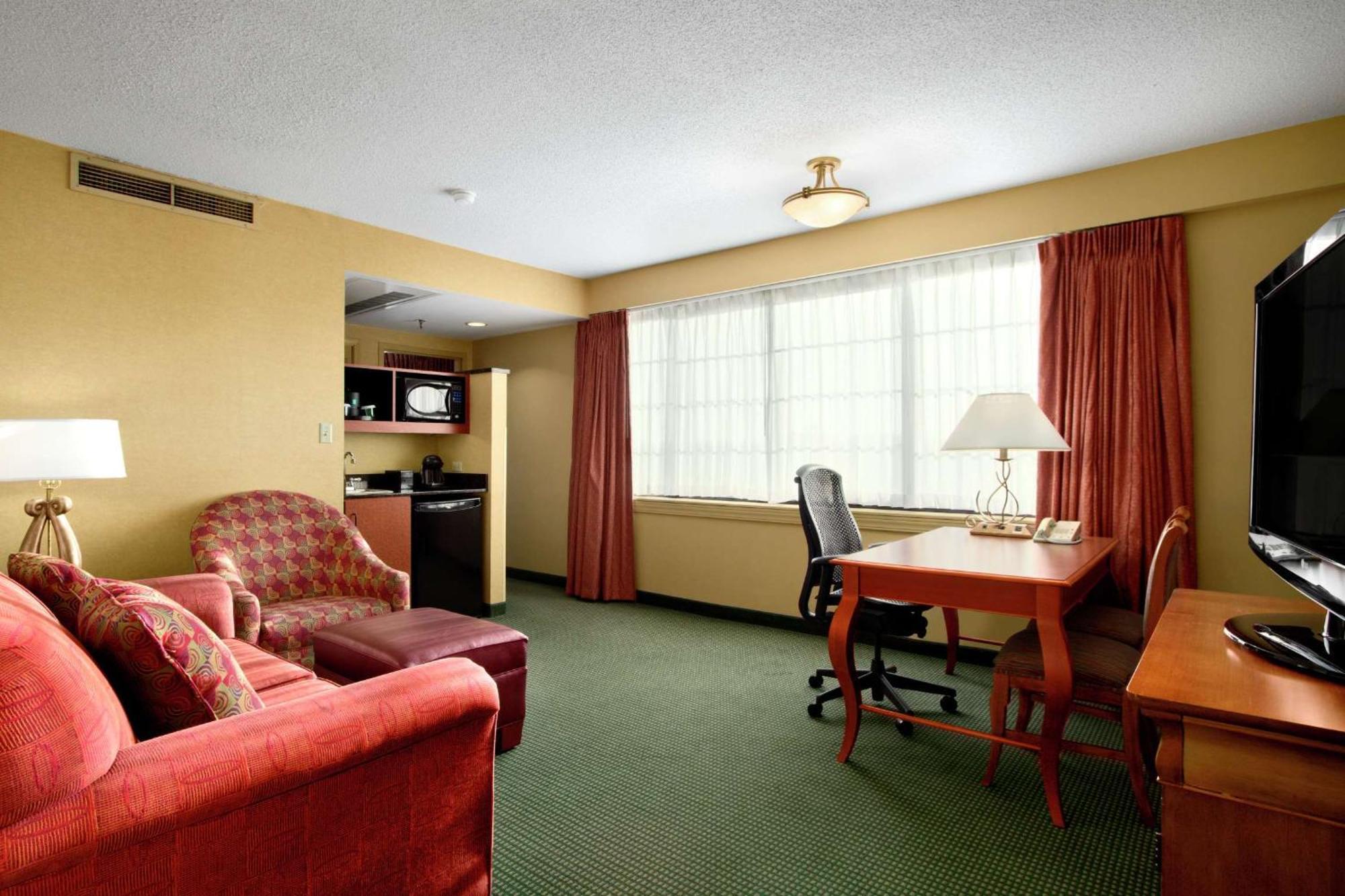 Embassy Suites By Hilton Greensboro Airport Exteriör bild