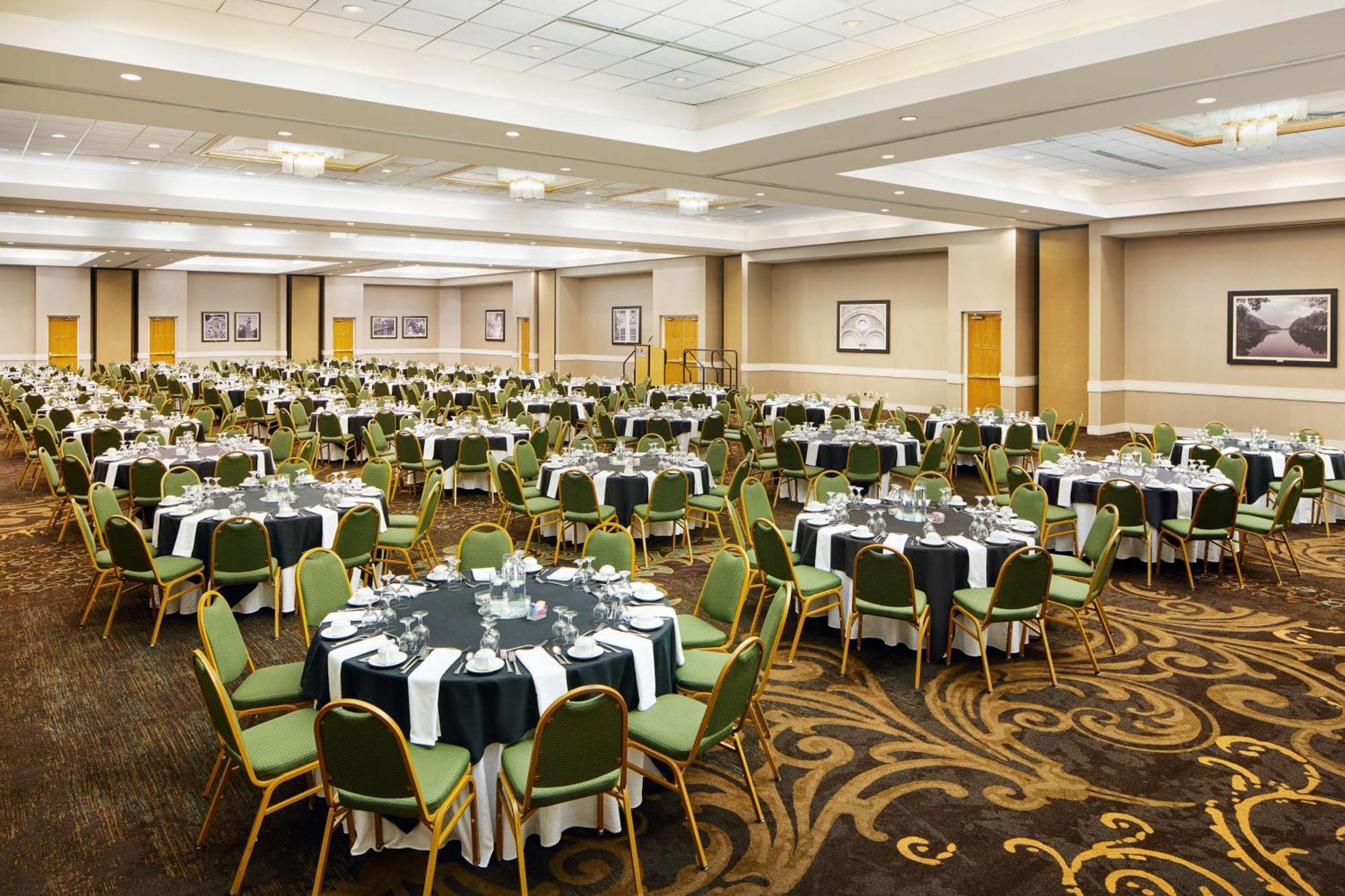 Embassy Suites By Hilton Greensboro Airport Exteriör bild